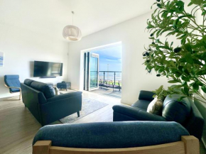 Shoreside Villa, by the Golf Course